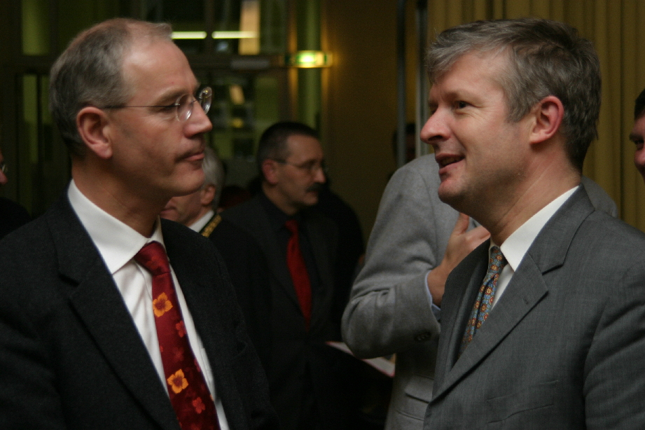 Foto: OB Dr. Balleis und Institutsgeschäftsführer Prof. Dr. Dr. Grundmann