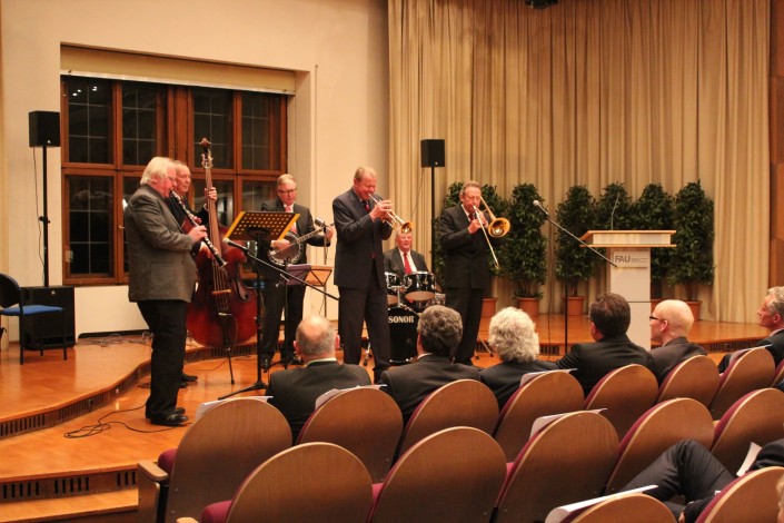 ARAP Jubiläumsfeier - Richwood Jazzband auf der Bühne Bild 2