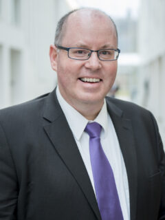 Prof. Dr. Robert Esser